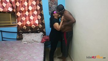 Savita Bhabhi: A Real-life Indian Aunty’s Steamy Tamil Husband Fuck Session