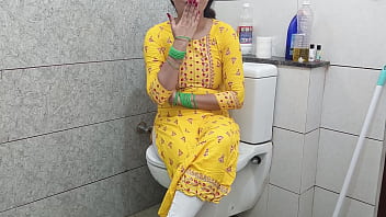 Desi Stepmom’s Filthy Washroom Fuck With Hindi Moans